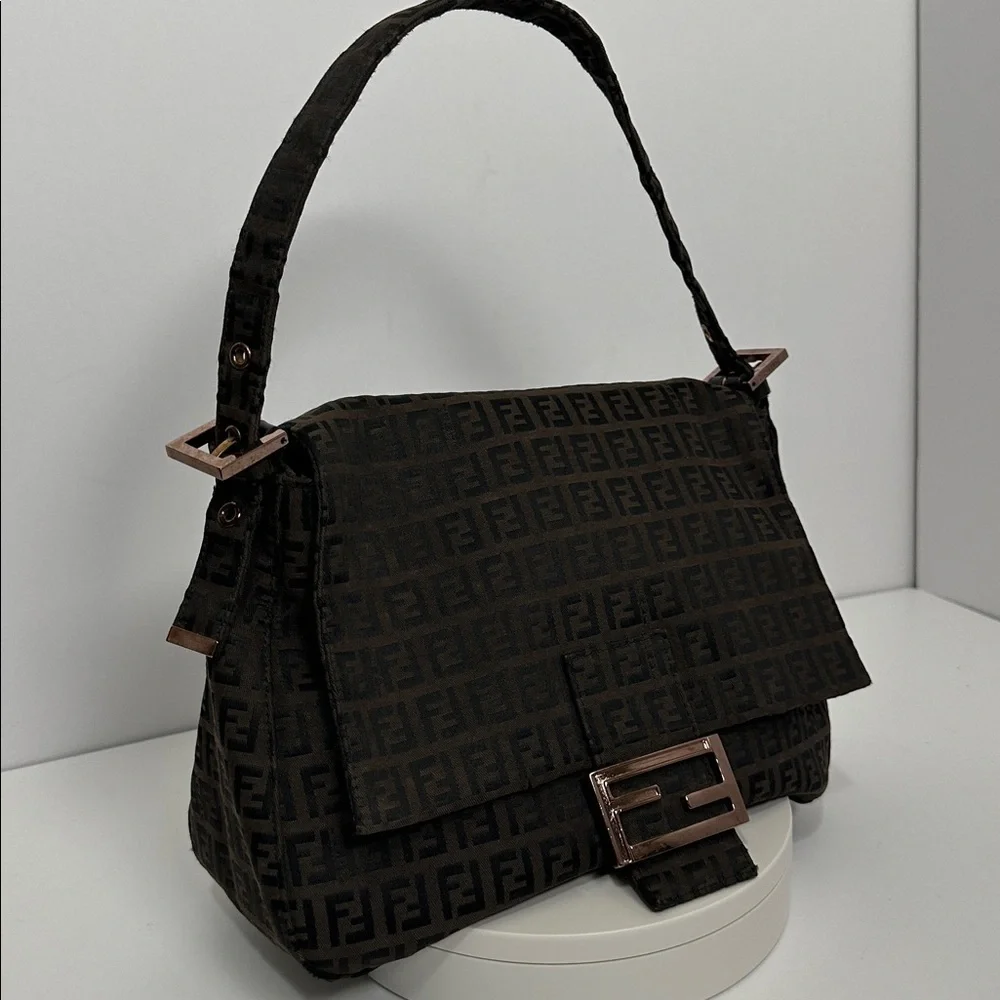 💯Authentic Fendi Mamma Baguette Bag🍀